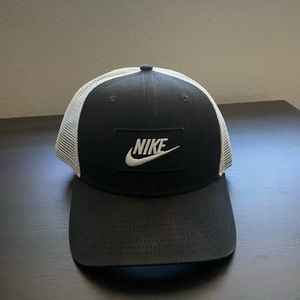 Nike Mesh Hat